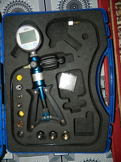 Digital Pressure Calibrator
